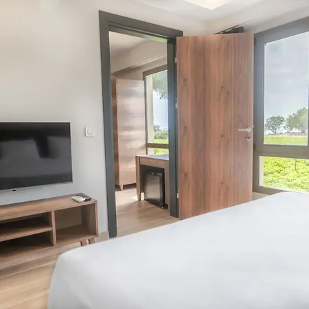 Отель Feri Surf Club