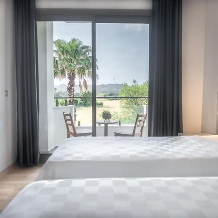 Отель Feri Surf Club *