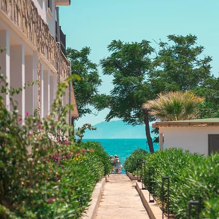 Feri Surf Club Hotel *